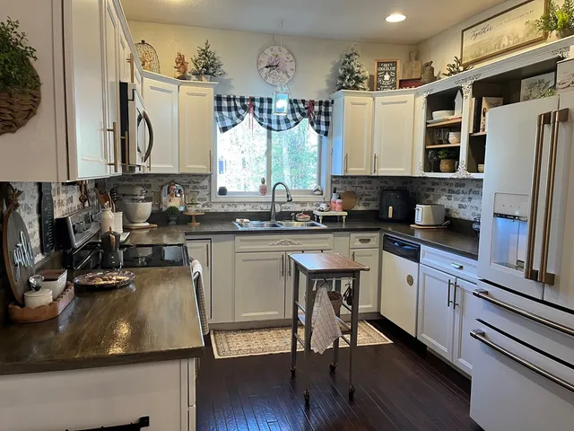 $329,600 | 172 Gardenia Court, Marble, NC 28905