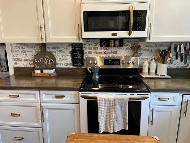 $329,600 | 172 Gardenia Court, Marble, NC 28905