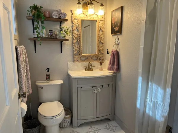 $300,000 | 172 Gardenia Court, Marble, NC 28905