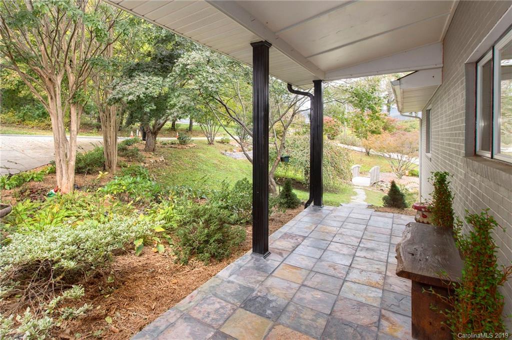 98 Joe Jenkins Road Fairview, NC 28730 - Photo 4 of 31 Gallery Image 4