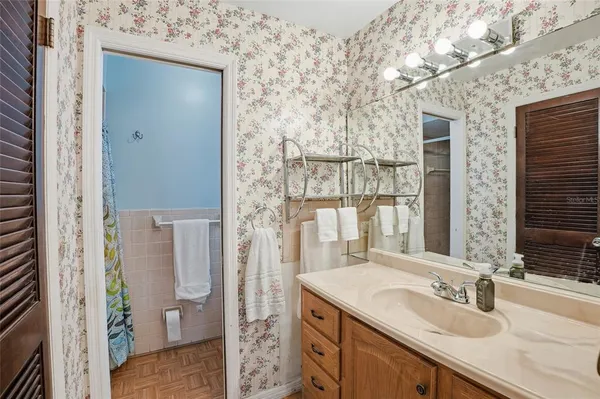 $489,000 | 7002 Crestlake Drive, Orlando, FL 32819