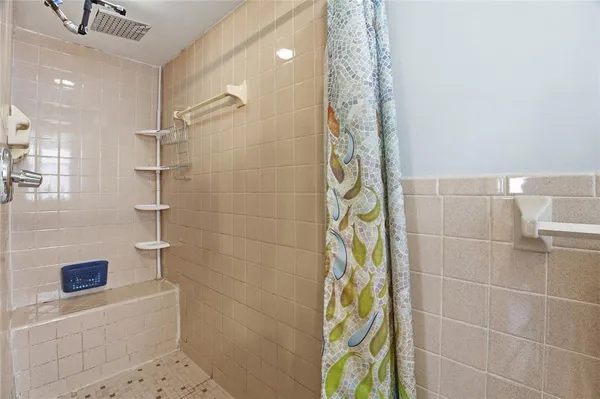 $489,000 | 7002 Crestlake Drive, Orlando, FL 32819