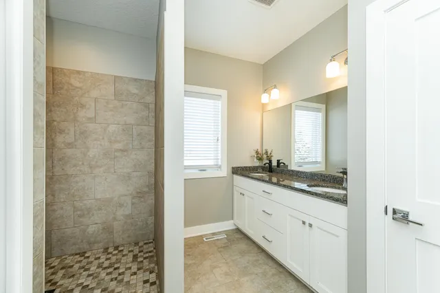 $659,900 | 1497 Century Corner Lane Northeast, Rochester, MN 55906