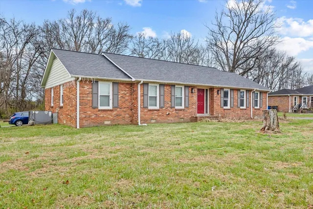 $1,295 | 201 Hunter Drive, Unit B, Columbia, TN 38401