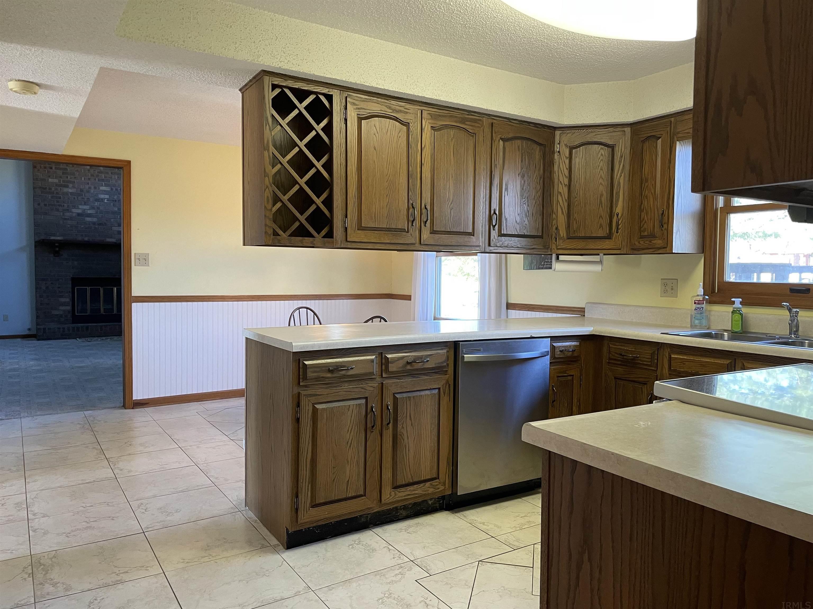 8507 Rail Fence Road Fort Wayne, IN 46835 - Photo 8 of 30 Gallery Image 8