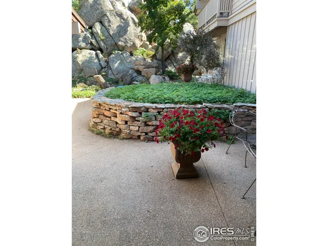 a view of a outdoor space