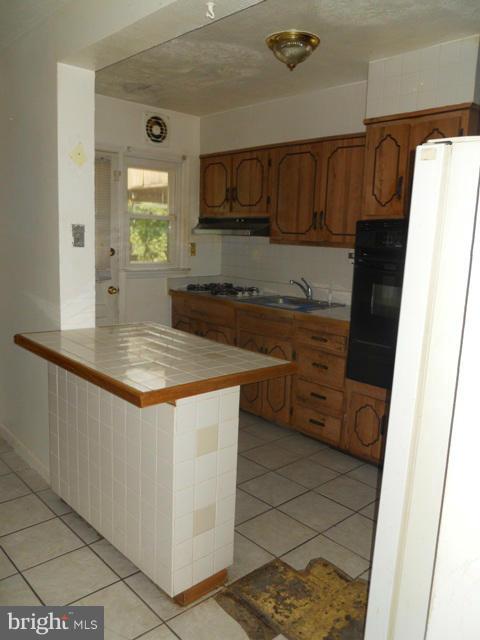2238 Southorn Road Baltimore, MD 21220 - Photo 3 of 17 Kitchen