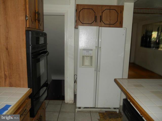 2238 Southorn Road Baltimore, MD 21220 - Photo 4 of 17 Kitchen