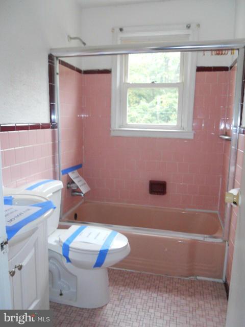 2238 Southorn Road Baltimore, MD 21220 - Photo 8 of 17 Bath
