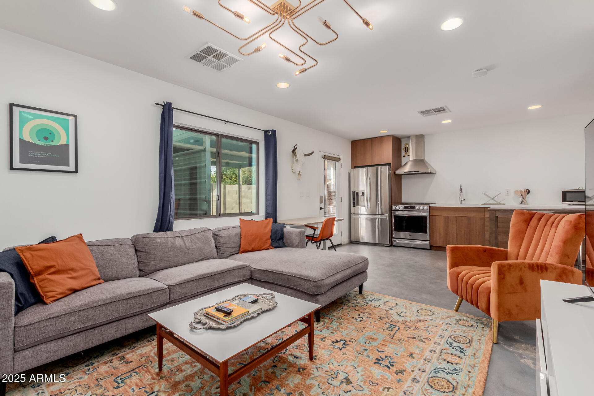 2029 North 9th Street, Unit B Phoenix, AZ 85006 - Photo 7 of 12 Living Area