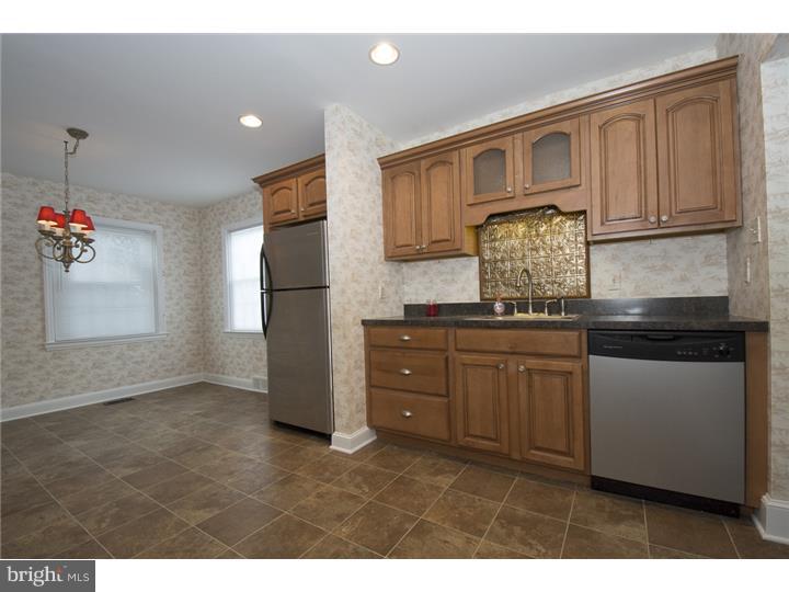 21 Harmil Road Broomall, PA 19008 - Photo 11 of 24 Kitchen