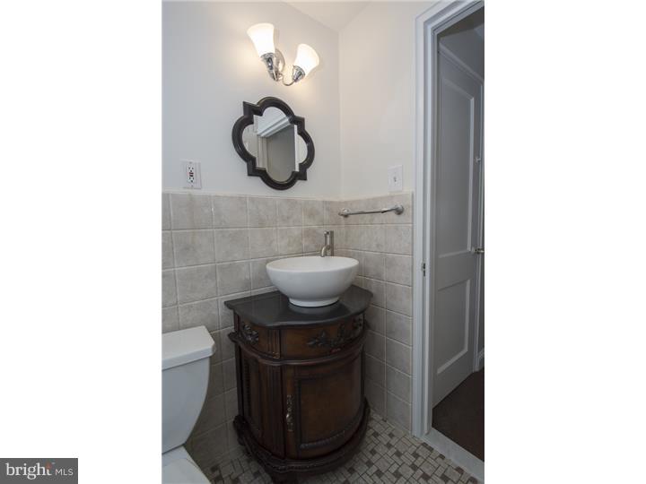 21 Harmil Road Broomall, PA 19008 - Photo 21 of 24 Bathroom