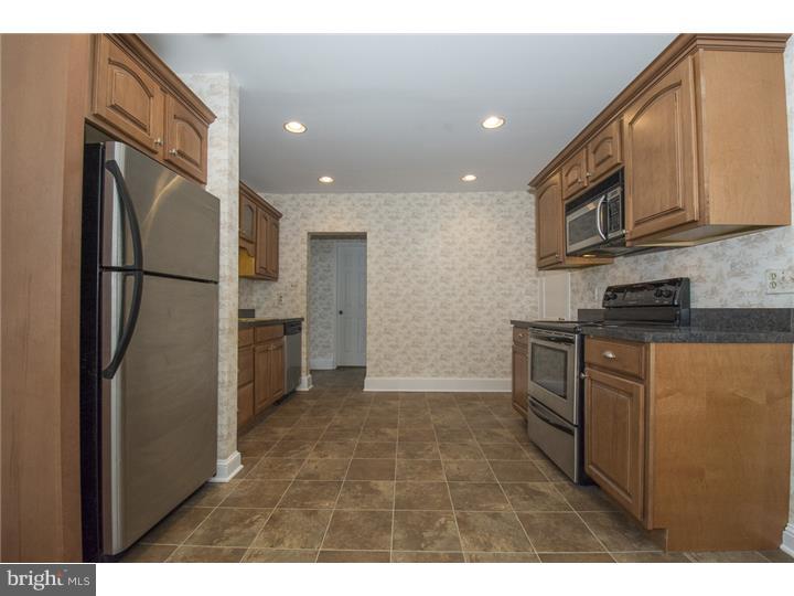 21 Harmil Road Broomall, PA 19008 - Photo 10 of 24 Kitchen