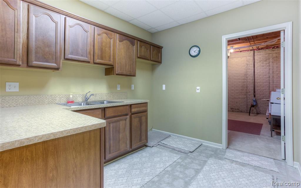 682 West Bluff Court Rochester Hills, MI 48307 - Photo 34 of 37