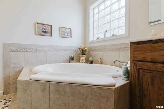 $539,900 | 8511 Knox Road, West Frankfort, IL 62896