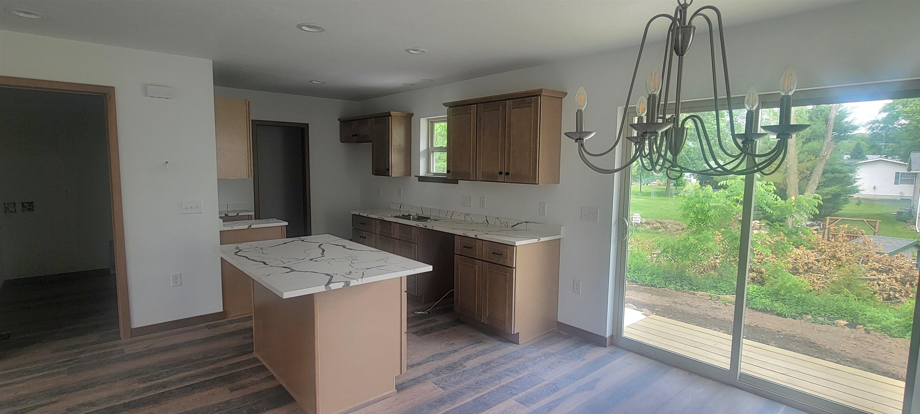 148 Shaw Baraboo, WI 53913 - Photo 4 of 11