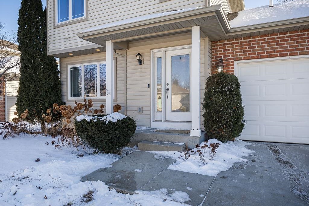 558 Lexington Drive Oregon, WI 53575 - Photo 3 of 30