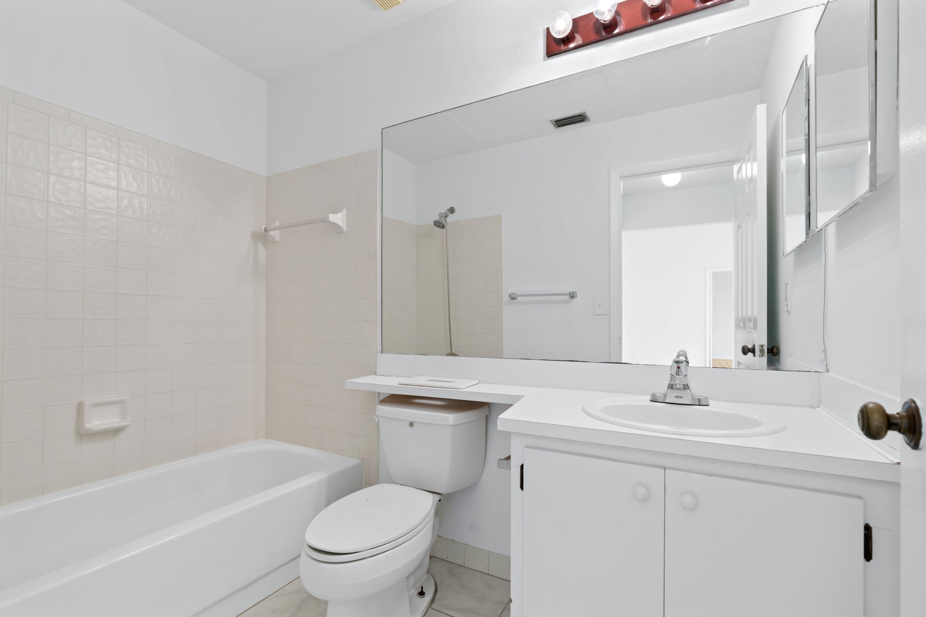 7227 Solandra Lane Fort Lauderdale, FL 33321 - Photo 10 of 17 2nd Bathroom