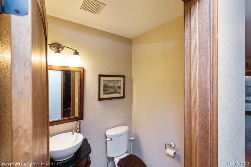 3204 West Sterns Road Lambertville, MI 48144 - Photo 16 of 26 24187629-17.jpg