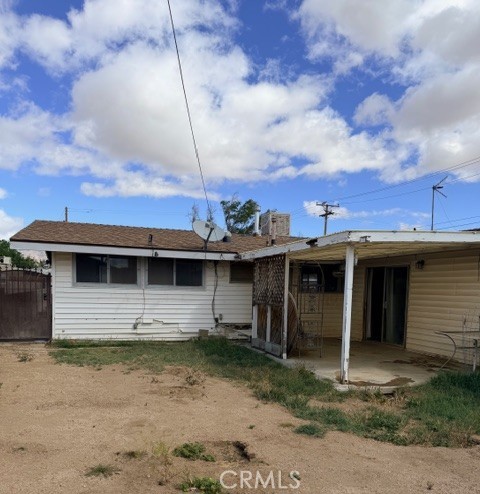 2038 Trinity Avenue Mojave, CA 93501 - Photo 2 of 8 Backyard