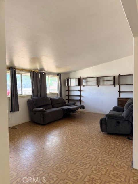 2038 Trinity Avenue Mojave, CA 93501 - Photo 6 of 8 Livingroom