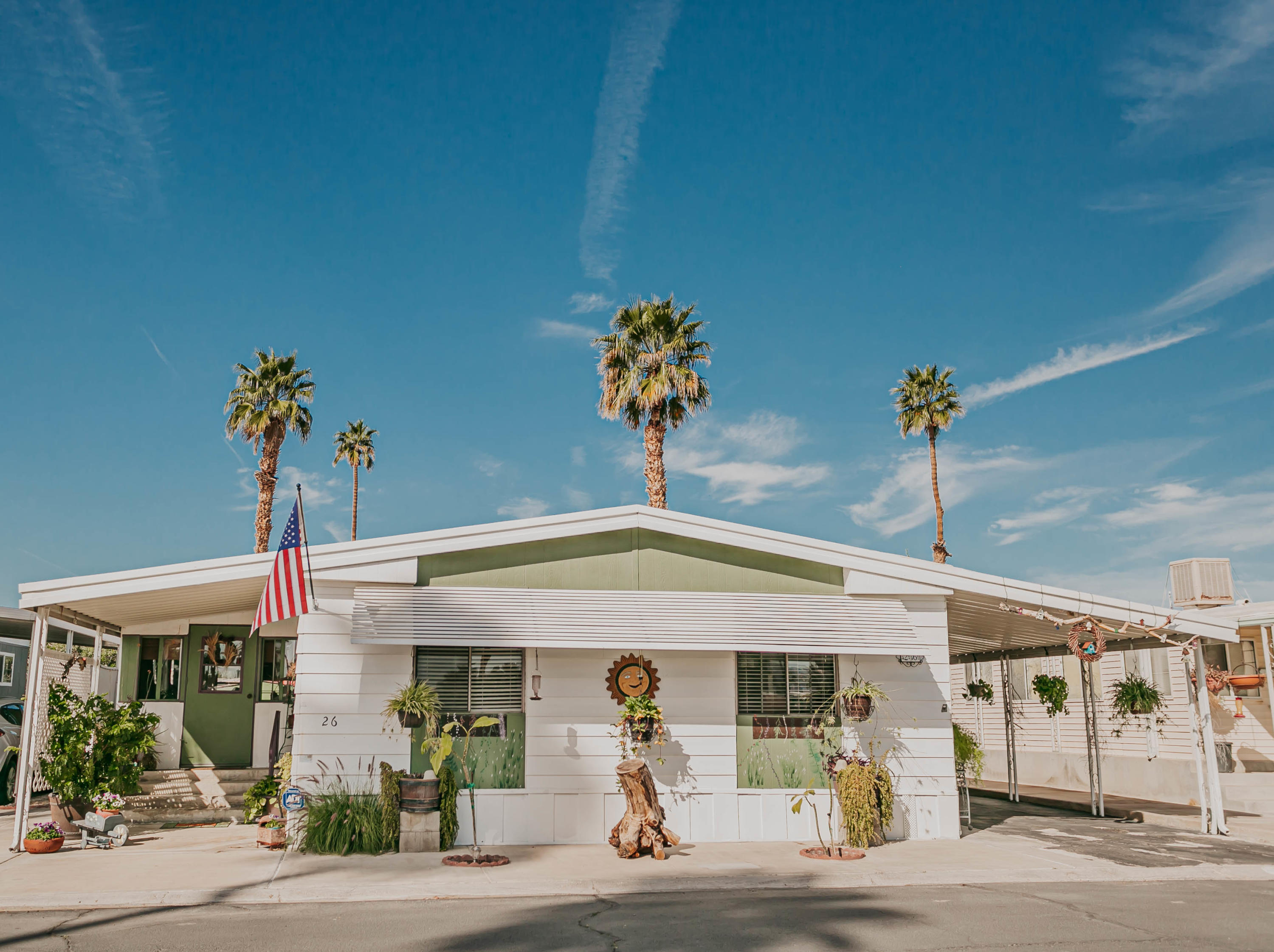 a view of a entryway front of a building