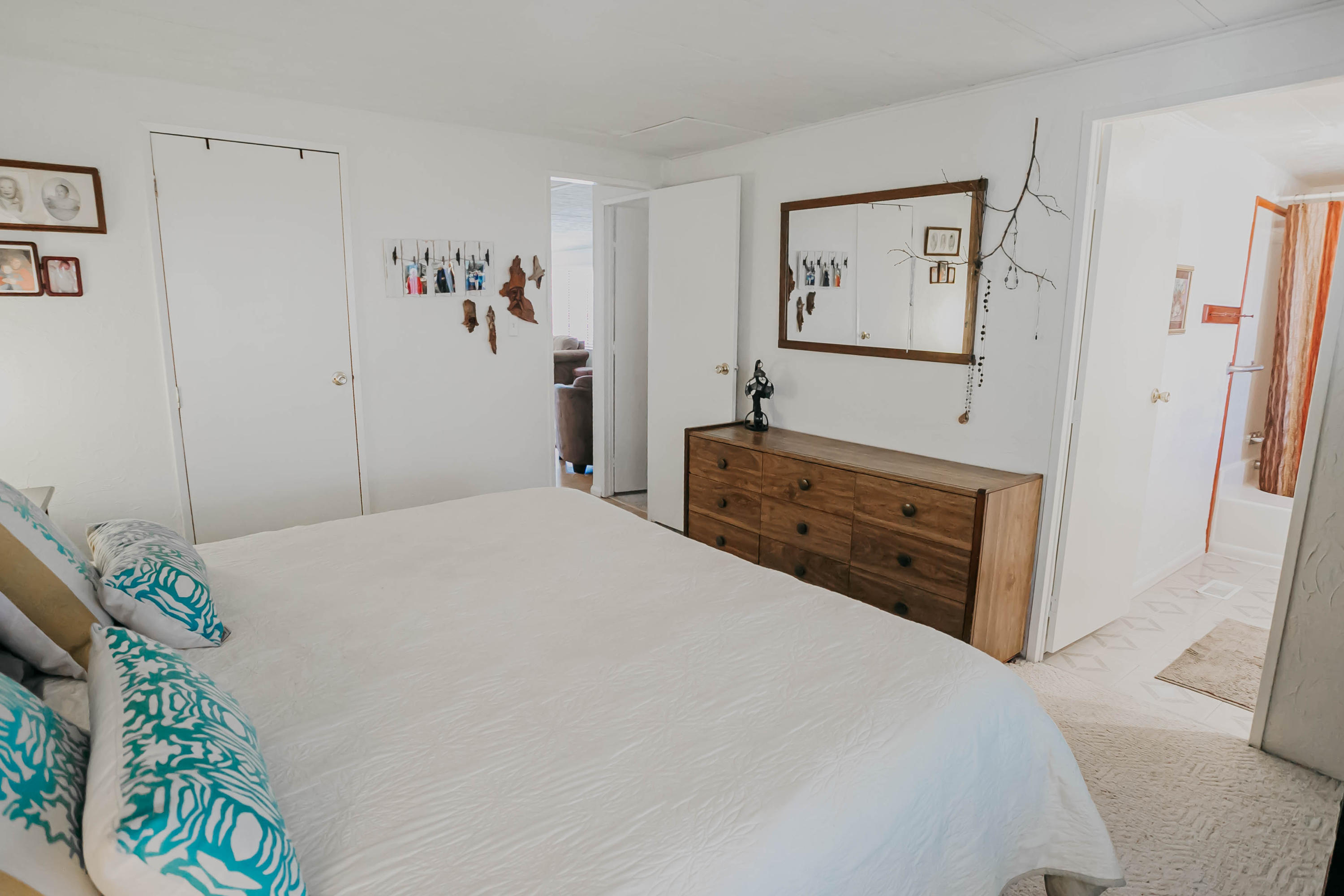 51555 Monroe Street, Unit 26 Indio, CA 92201 - Photo 34 of 54 a bedroom with a bed and a dresser