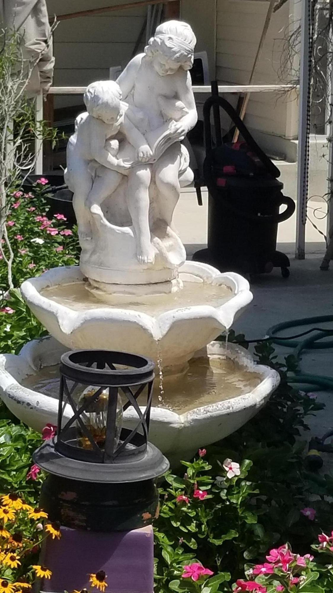 51555 Monroe Street, Unit 26 Indio, CA 92201 - Photo 42 of 54 a vase of flowers sitting on a table