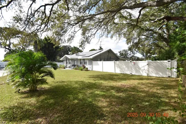 $3,200 | 3295 Adrian Avenue, Largo, FL 33774