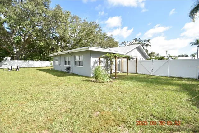 $3,200 | 3295 Adrian Avenue, Largo, FL 33774