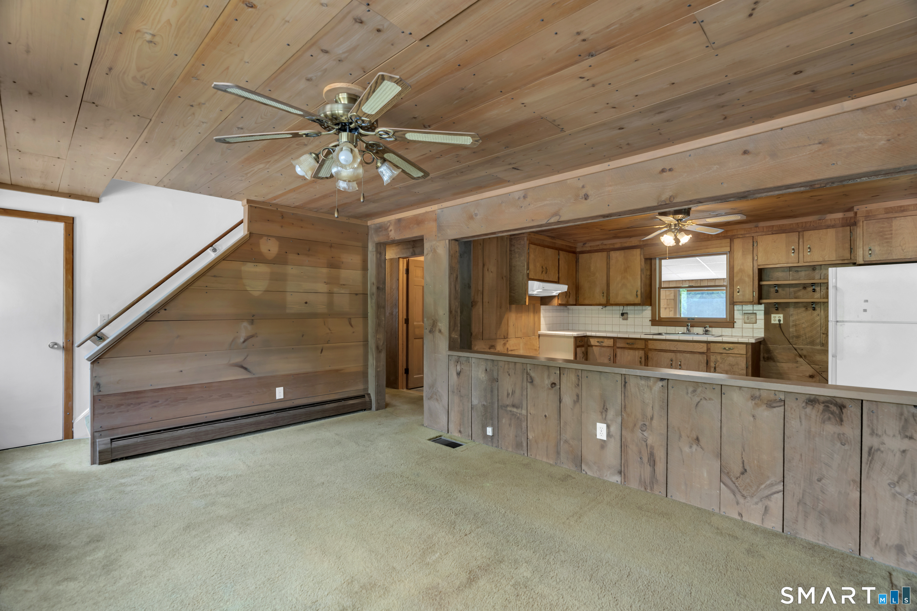 8 Chapel Hill Road Montville, CT 06370 - Photo 4 of 40