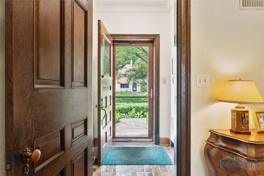 Vestibule Entry