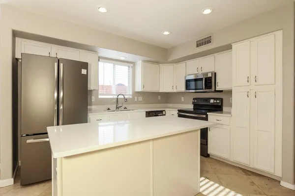 $2,360 | 2401 North 125th Drive, Avondale, AZ 85392