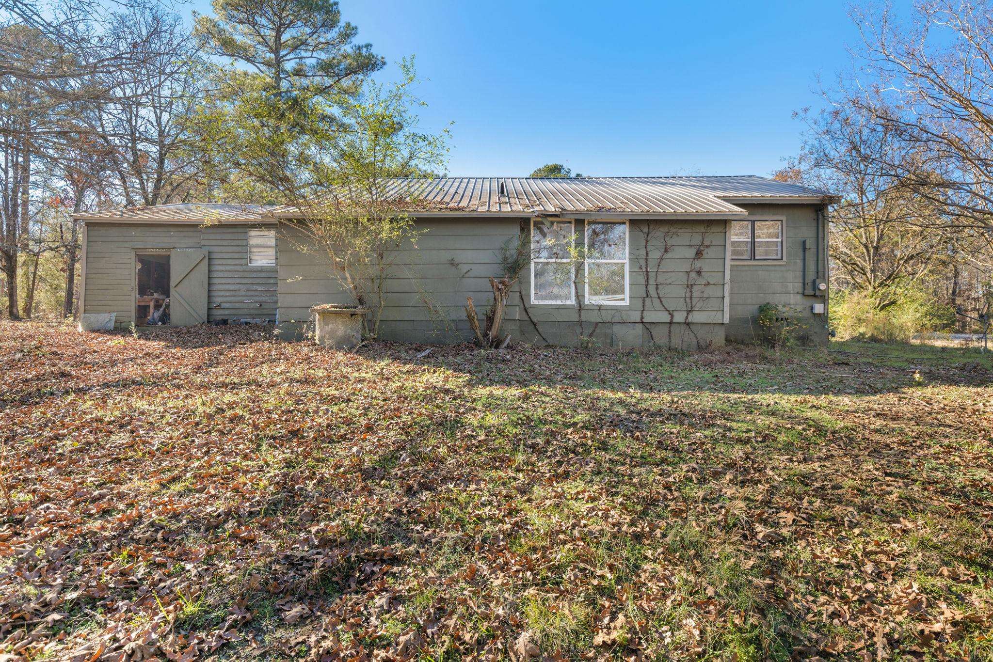 10 County Road 440 Iuka, MS 38852 - Photo 11 of 40 front view of a house with a yard