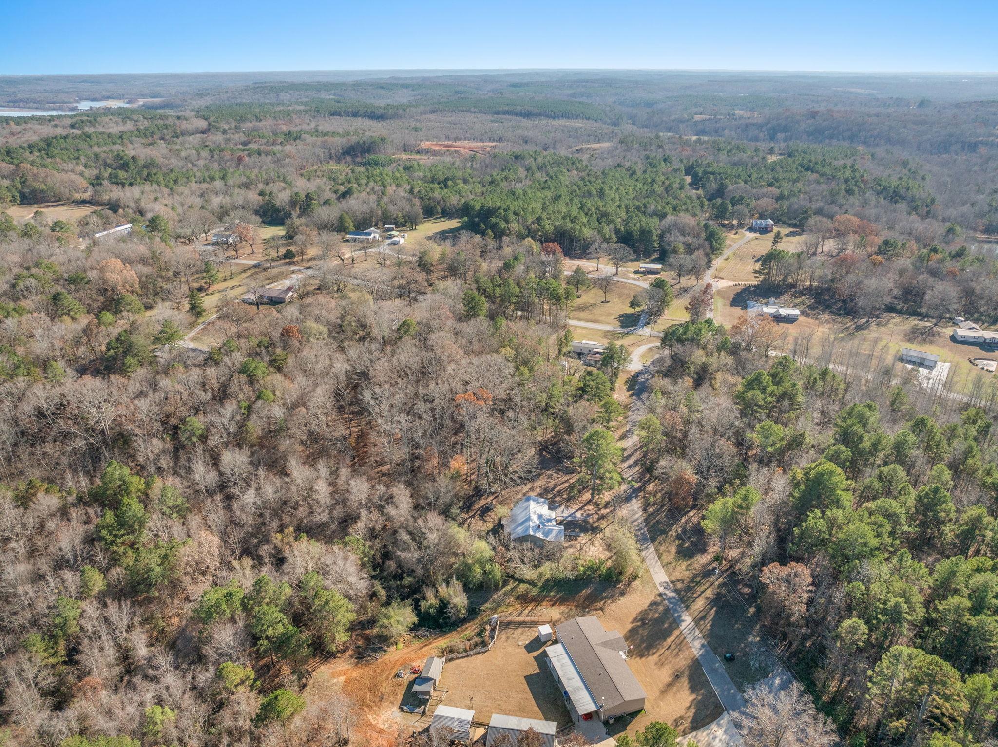 10 County Road 440 Iuka, MS 38852 - Photo 40 of 40 a view of a city with lush green forest