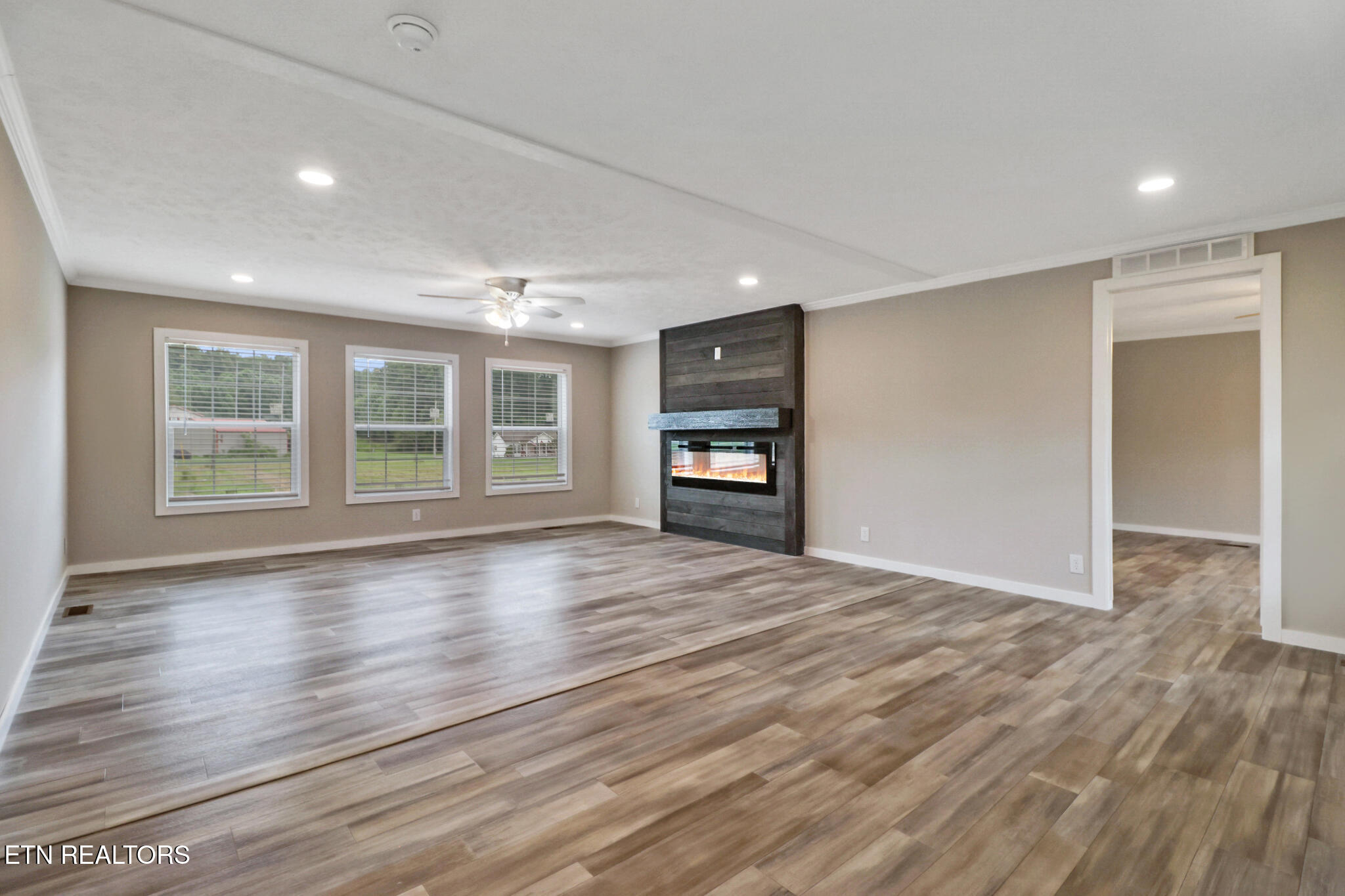 420 Southern Lane Oneida, TN 37841 - Photo 4 of 28 if1a4066-if1a4070_optional