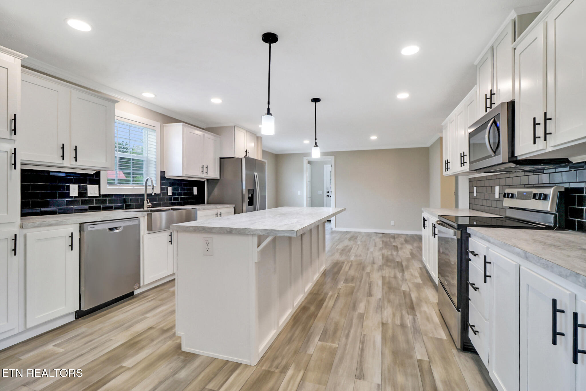 420 Southern Lane Oneida, TN 37841 - Photo 8 of 28 if1a4086-if1a4090