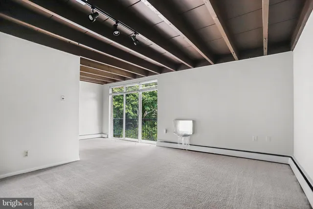 $109,900 | 100 East Glenolden Avenue, Unit B6, Glenolden, PA 19036