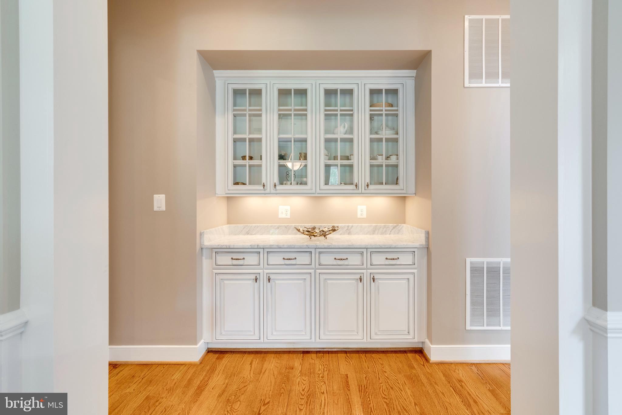 12301 Castle Branch Road Fairfax, VA 22030 - Photo 8 of 45 Gallery Image 8