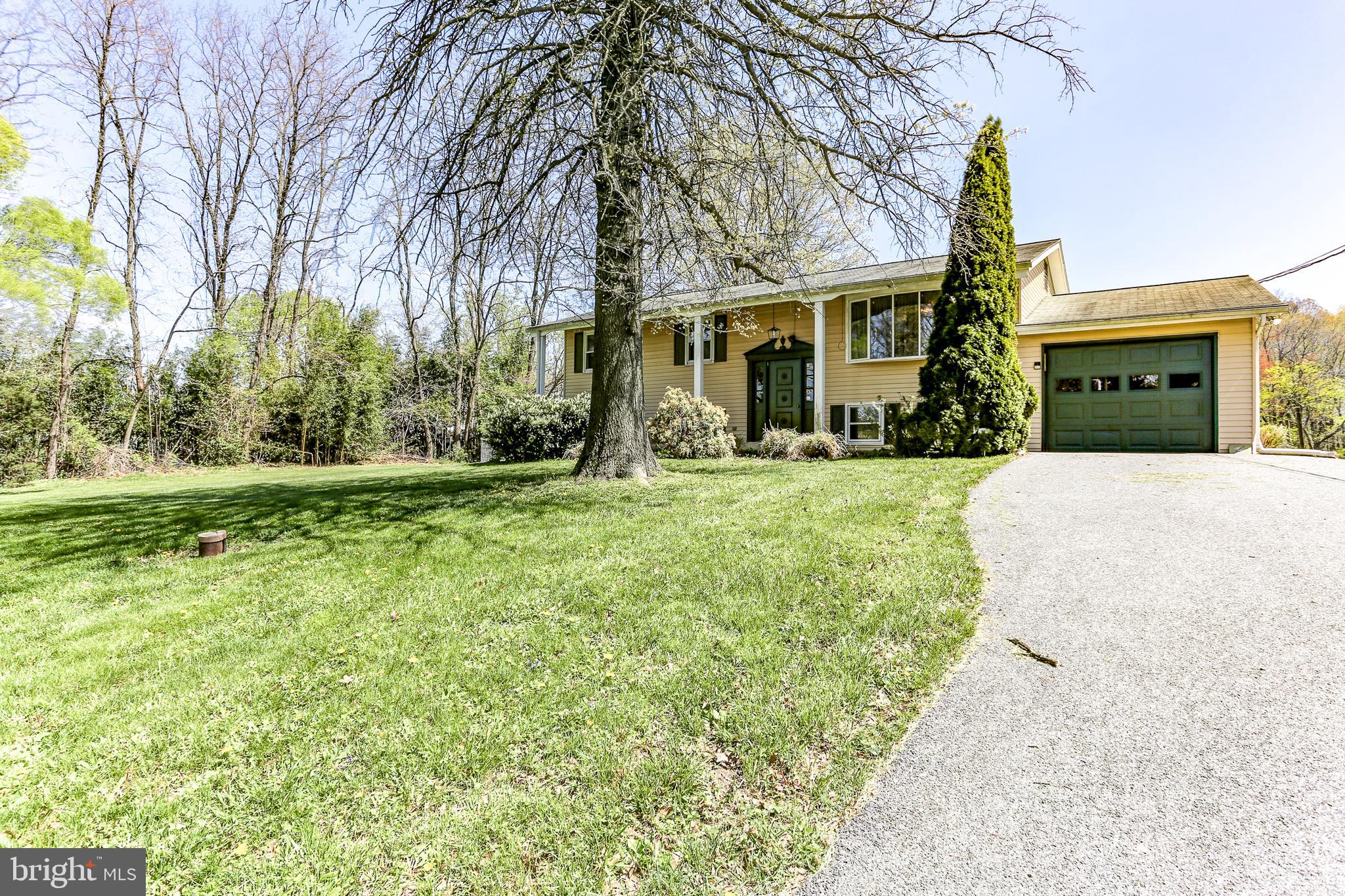 2078 Bainbridge Road Elizabethtown, PA 17022 - Photo 3 of 23 Gallery Image 3