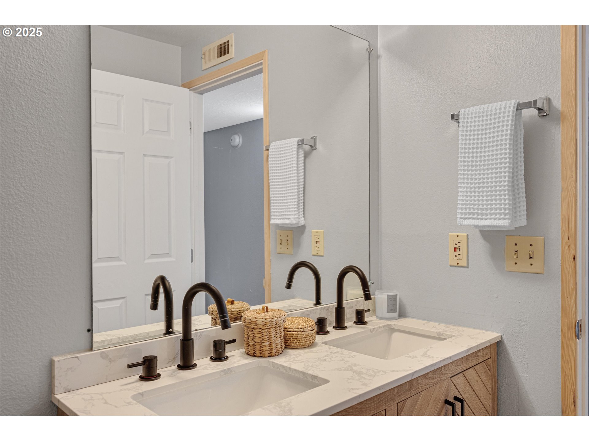 4591 Juliana Loop Southeast Salem, OR 97317 - Photo 20 of 32 a bathroom with a sink and a mirror