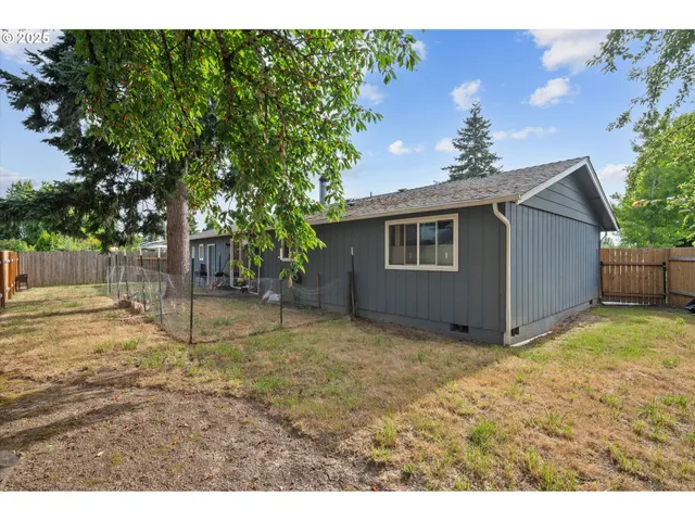 a house view with a outdoor space