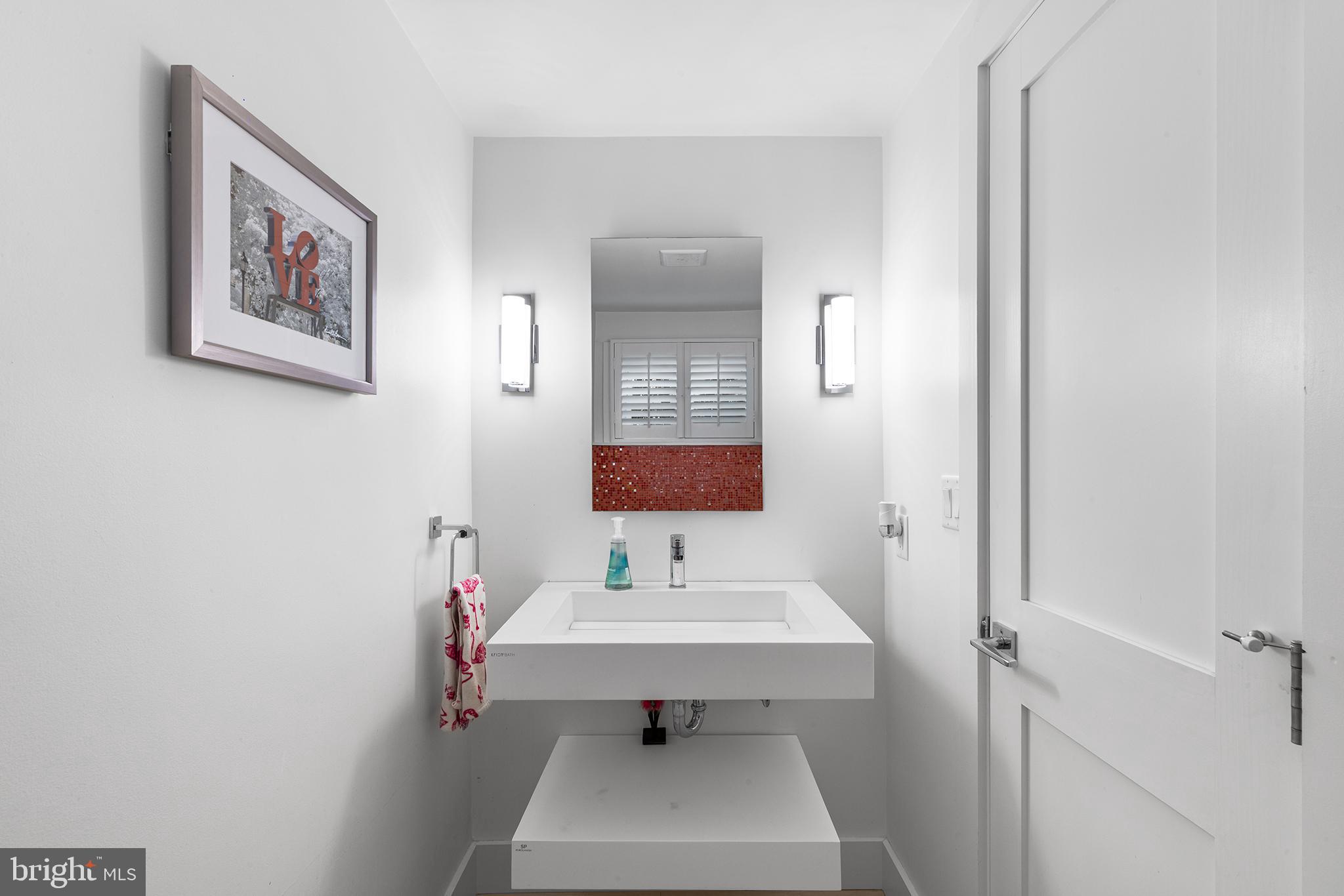 418 School Lane Wayne, PA 19087 - Photo 22 of 27 Powder room