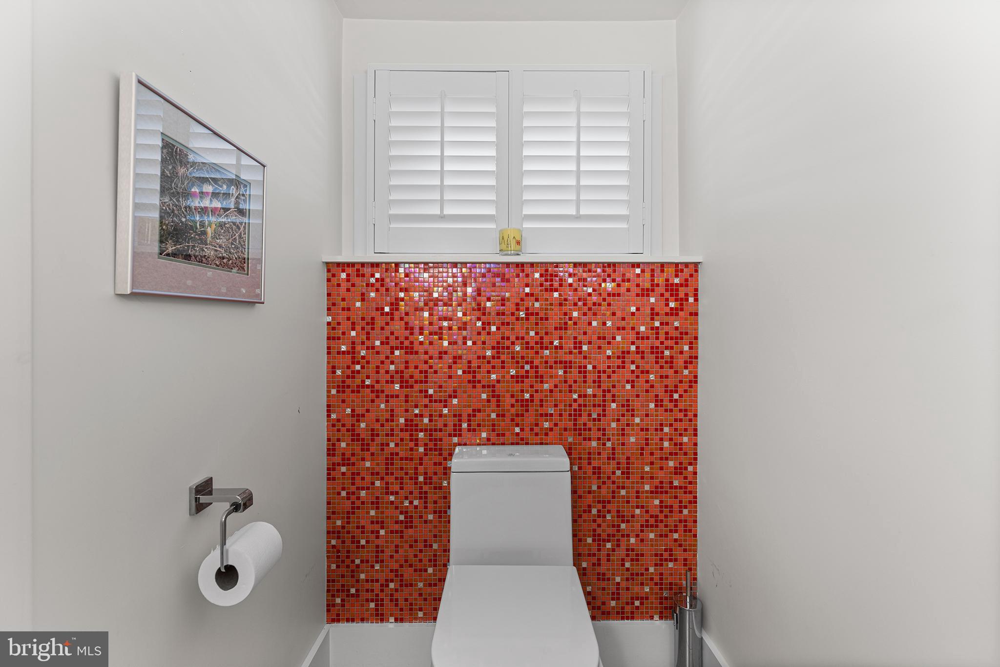 418 School Lane Wayne, PA 19087 - Photo 23 of 27 Powder room