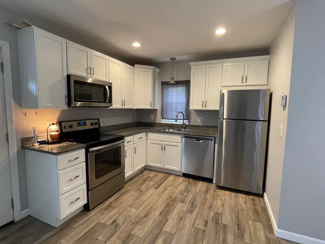 $2,000 | 14 Winsor Avenue, Unit B, Concord, NH 03303