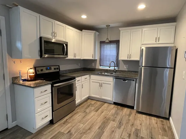 $2,000 | 14 Winsor Avenue, Unit B, Concord, NH 03303