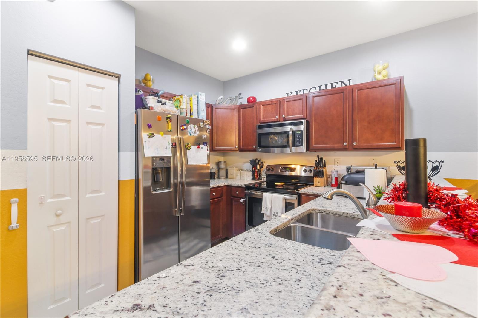 707 Southeast 32nd Terrace Homestead, FL 33033 - Photo 12 of 32