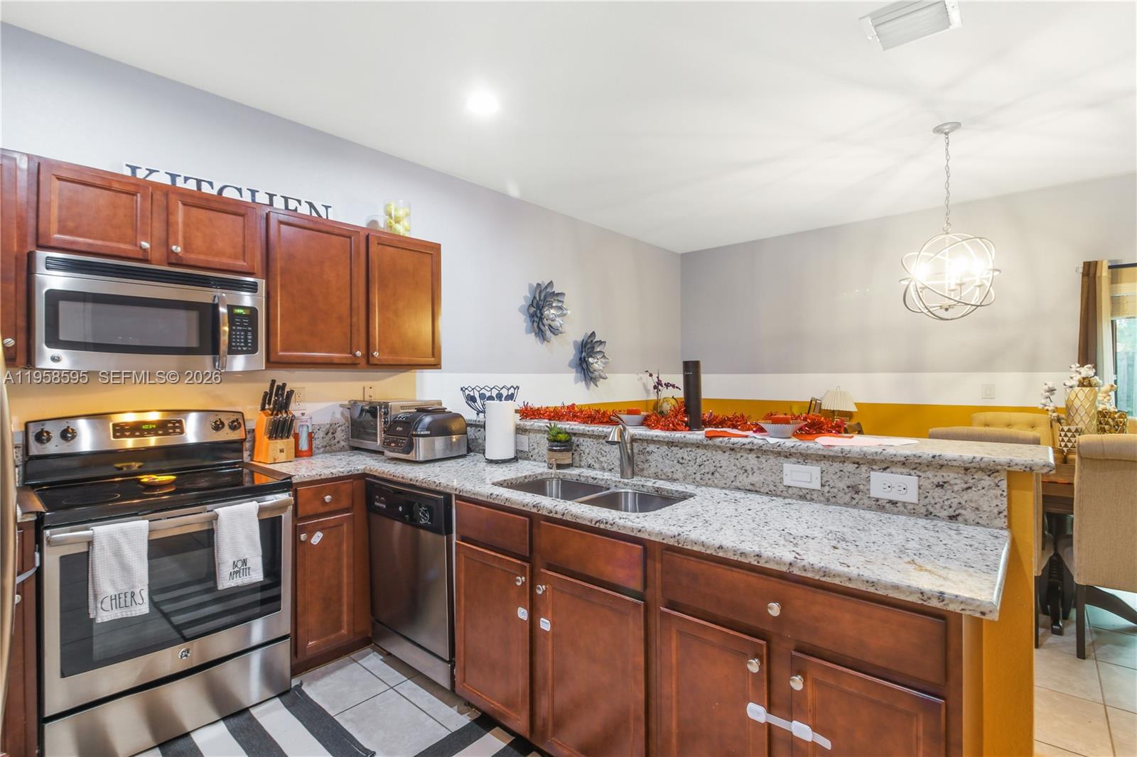 707 Southeast 32nd Terrace Homestead, FL 33033 - Photo 14 of 32