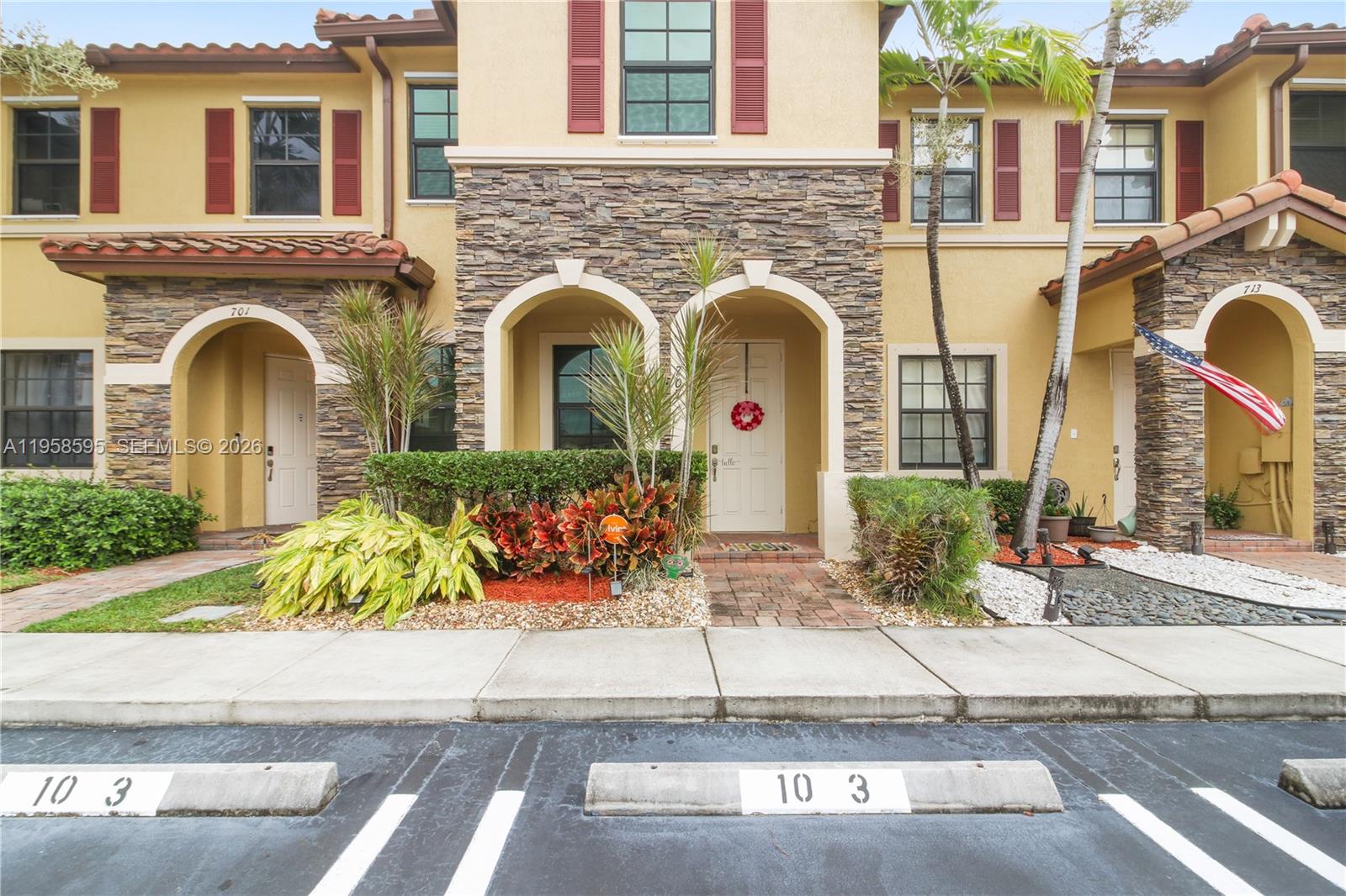 707 Southeast 32nd Terrace Homestead, FL 33033 - Photo 2 of 32