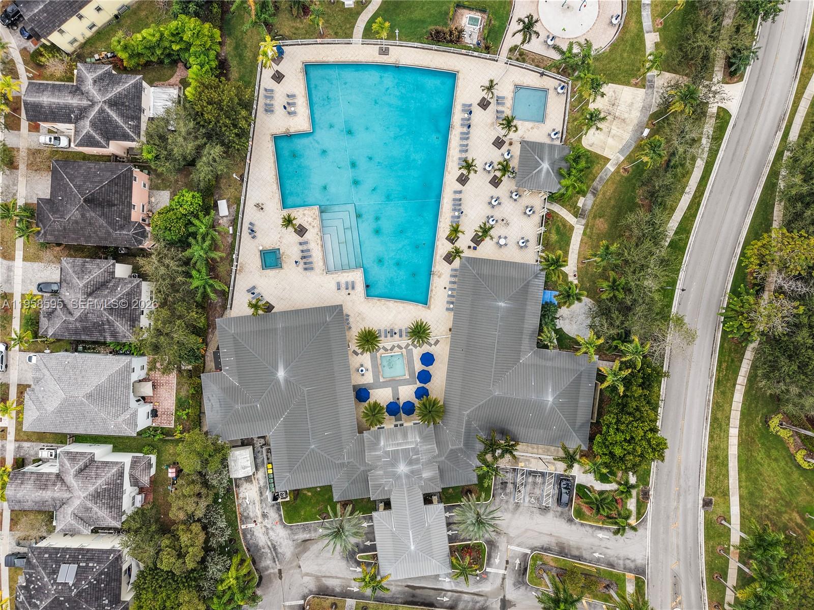 707 Southeast 32nd Terrace Homestead, FL 33033 - Photo 3 of 32